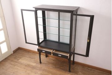 ケビントをリペア&カスタム!艶消しブラックでペイント仕上げ。(デンタルケース、デンタルキャビネット、ガラスケース、ショーケース、飾り棚)