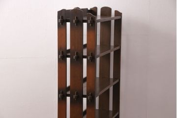 本棚の見た目を変えずに綺麗にリペア!1トーン落ち着いた色味に着色し仕上げ。(シェルフ、ラック、飾り棚)