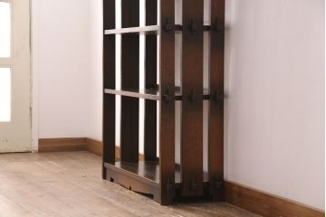 本棚の見た目を変えずに綺麗にリペア!1トーン落ち着いた色味に着色し仕上げ。(シェルフ、ラック、飾り棚)