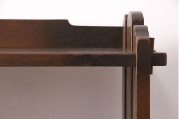 本棚の見た目を変えずに綺麗にリペア!1トーン落ち着いた色味に着色し仕上げ。(シェルフ、ラック、飾り棚)