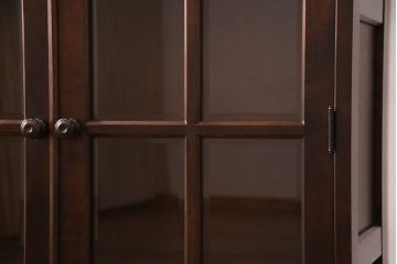 北海道民芸家具の収納棚をリペア&カスタム!台輪を新たに製作。現状に近しい色味に着色し仕上げ。(サイドボード、キャビネット、ブックケース、本箱)
