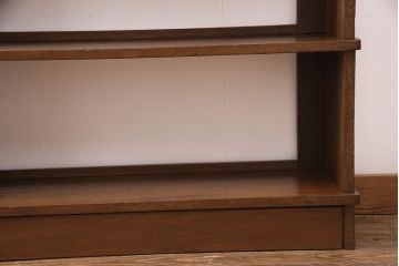 本棚の見た目を変えずに綺麗にリペア!1トーン落ち着いた色味に着色し仕上げ。(オープンシェルフ、シェルフ)