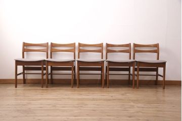 北欧ヴィンテージのチェア5脚をリペア&カスタム!指定の生地で座面の張り替え。(椅子、ダイニングチェア)