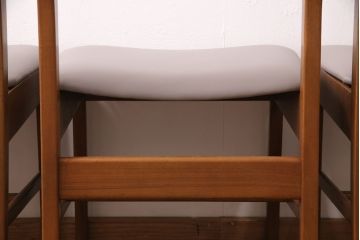 北欧ヴィンテージのチェア5脚をリペア&カスタム!指定の生地で座面の張り替え。(椅子、ダイニングチェア)