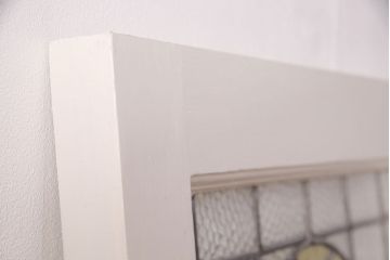 フランスアンティークのステンドグラス入り木製ドアをリペア&カスタム!開き勝手を左右変更し、ローラー締り・蝶番も取り付け。元の色味に近しいアンティークホワイトの着色し仕上げ。(扉、玄関戸、建具)