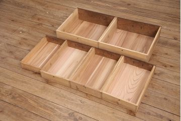 関東水屋箪笥の見た目を変えずに綺麗にリペア!天板の突起をカットし、1トーン落ち着いた色味に着色し仕上げ。(収納棚、茶箪笥、キャビネット、食器棚)