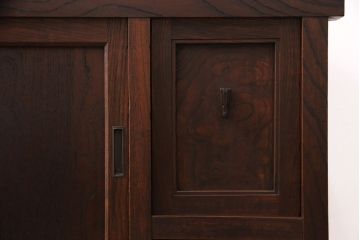 関東水屋箪笥の見た目を変えずに綺麗にリペア!天板の突起をカットし、1トーン落ち着いた色味に着色し仕上げ。(収納棚、茶箪笥、キャビネット、食器棚)