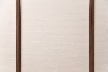 ふすま4枚にリペア&カスタム!お客様ご支給の雲肌麻紙、鳥の子紙で張り替え。桟は現状に近しい色味に着色し仕上げ。(引き戸、建具、襖)