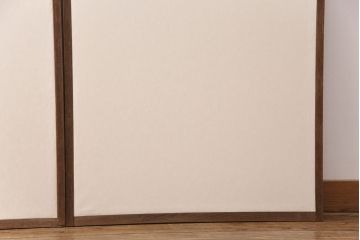 ふすま4枚にリペア&カスタム!お客様ご支給の雲肌麻紙、鳥の子紙で張り替え。桟は現状に近しい色味に着色し仕上げ。(引き戸、建具、襖)