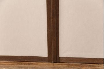 ふすま4枚にリペア&カスタム!お客様ご支給の雲肌麻紙、鳥の子紙で張り替え。桟は現状に近しい色味に着色し仕上げ。(引き戸、建具、襖)
