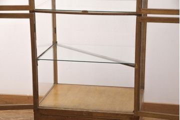 縦型パンケースをリペア&カスタム!下段扉・棚板は上段と同デザインで新たに製作。欠損した取っ手と上下段それぞれにLED照明の取り付け。(ガラスケース、ショーケース、陳列棚)
