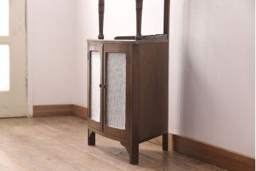 大正期のコーナーキャビネットの見た目を変えずに綺麗にリペア!埋め木部分を本体に合わせて着色し仕上げ。(隅棚、収納棚)