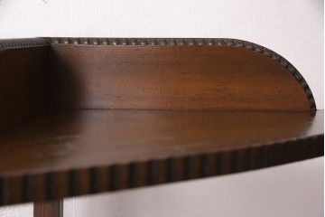 大正期のコーナーキャビネットの見た目を変えずに綺麗にリペア!埋め木部分を本体に合わせて着色し仕上げ。(隅棚、収納棚)