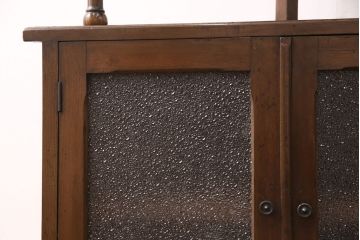 大正期のコーナーキャビネットの見た目を変えずに綺麗にリペア!埋め木部分を本体に合わせて着色し仕上げ。(隅棚、収納棚)