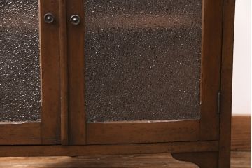 大正期のコーナーキャビネットの見た目を変えずに綺麗にリペア!埋め木部分を本体に合わせて着色し仕上げ。(隅棚、収納棚)