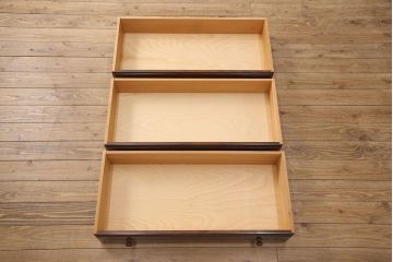 松本民芸家具のローチェストをリペア&カスタム!カバ材の天板を取り付け、本体の色味に合わせた着色をし仕上げ。(サイドチェスト、引き出し)