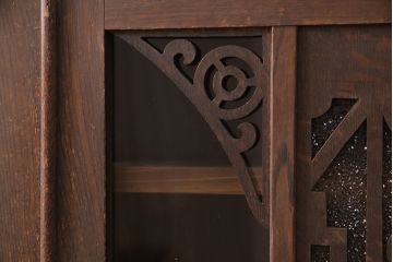 本箱をリペア&カスタム!アイアン脚を取り付け。(ブックケース、収納棚、戸棚、キャビネット)