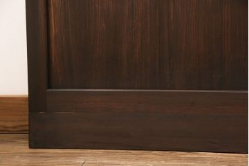 帯格子戸4枚をリペア&カスタム!設置場所に合わせてリサイズ。帯部分のガラスを市松模様ガラスに変更。裏障子の障子を張り替え。濃い茶色で着色し仕上げ。(障子戸、引き戸、建具)