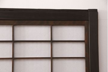 帯格子戸4枚をリペア&カスタム!設置場所に合わせてリサイズ。帯部分のガラスを市松模様ガラスに変更。裏障子の障子を張り替え。濃い茶色で着色し仕上げ。(障子戸、引き戸、建具)