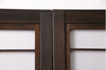帯格子戸4枚をリペア&カスタム!設置場所に合わせてリサイズ。帯部分のガラスを市松模様ガラスに変更。裏障子の障子を張り替え。濃い茶色で着色し仕上げ。(障子戸、引き戸、建具)