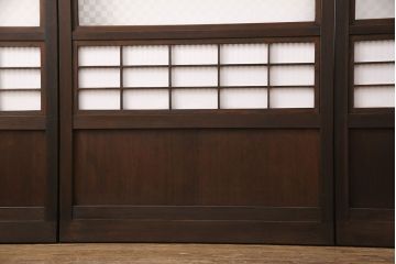 帯格子戸4枚をリペア&カスタム!設置場所に合わせてリサイズ。帯部分のガラスを市松模様ガラスに変更。裏障子の障子を張り替え。濃い茶色で着色し仕上げ。(障子戸、引き戸、建具)
