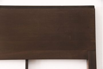 升格子の障子戸2枚をリペア&カスタム!高さ・幅をリサイズ。ガラスを麻の葉模様ガラスに入れ替え。濃い茶色で着色し仕上げ。(引き戸、建具)