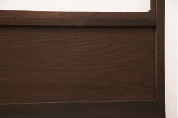 升格子の障子戸2枚をリペア&カスタム!高さ・幅をリサイズ。ガラスを麻の葉模様ガラスに入れ替え。濃い茶色で着色し仕上げ。(引き戸、建具)