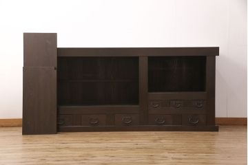 明治大正期の水屋箪笥サイドボードをリペア&カスタム!建具の金網をクリアガラスに入れ替え。棚板はヒノキ材の一枚板に変更。天板の補強を行い、現状に近しい色味に着色し仕上げ。(収納棚、戸棚、サイドキャビネット、食器棚)