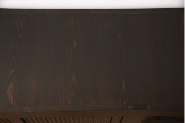 明治大正期の水屋箪笥サイドボードをリペア&カスタム!建具の金網をクリアガラスに入れ替え。棚板はヒノキ材の一枚板に変更。天板の補強を行い、現状に近しい色味に着色し仕上げ。(収納棚、戸棚、サイドキャビネット、食器棚)