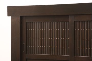 明治大正期の水屋箪笥サイドボードをリペア&カスタム!建具の金網をクリアガラスに入れ替え。棚板はヒノキ材の一枚板に変更。天板の補強を行い、現状に近しい色味に着色し仕上げ。(収納棚、戸棚、サイドキャビネット、食器棚)