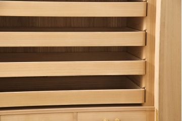 桐箪笥の見た目を変えずに綺麗にリペア!木地色・蜜蝋ワックス仕上げ。(収納箪笥、整理箪笥、衣装箪笥、和タンス、着物箪笥、桐たんす)
