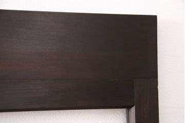 ガラス戸2枚をリペア&カスタム!設置場所に合わせてリサイズ。ガラスをクリアガラスに入れ替え、引き手を取り付け。濃い茶色で着色し仕上げ。(引き戸、建具)