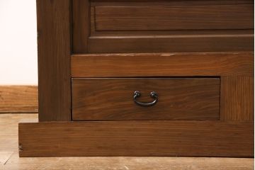 水屋箪笥サイドボードをリペア&カスタム!格子戸に中折れネジ締り錠を取り付け。現状に近しい色味に着色し仕上げ。(水屋箪笥、収納棚、戸棚、食器棚、サイドキャビネット)
