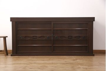 明治期の収納箪笥サイドボードをリペア&カスタム!当店オーダー商品を参考に左右分割式・可動式の棚板を設置。現状に近しい色味に着色し仕上げ。(水屋箪笥、食器棚、収納棚、戸棚、キャビネット、サイドボード)
