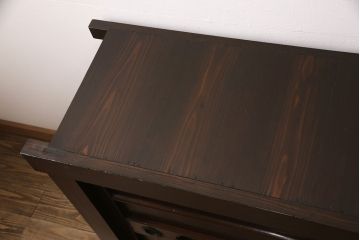 明治期の収納箪笥サイドボードをリペア&カスタム!当店オーダー商品を参考に左右分割式・可動式の棚板を設置。現状に近しい色味に着色し仕上げ。(水屋箪笥、食器棚、収納棚、戸棚、キャビネット、サイドボード)