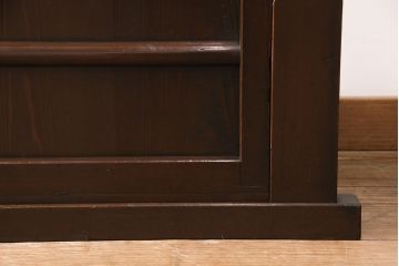 明治期の収納箪笥サイドボードをリペア&カスタム!当店オーダー商品を参考に左右分割式・可動式の棚板を設置。現状に近しい色味に着色し仕上げ。(水屋箪笥、食器棚、収納棚、戸棚、キャビネット、サイドボード)