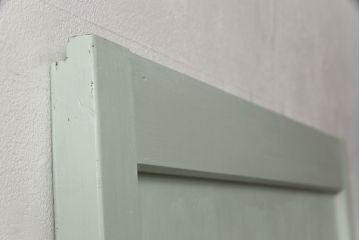 明治大正期の帯戸をリペア&カスタム!引き手、内締り錠を取り付け。当店商品を参考にミントグリーンにペイント仕上げ。(引き戸、板戸、建具)