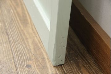 明治大正期の帯戸をリペア&カスタム!引き手、内締り錠を取り付け。当店商品を参考にミントグリーンにペイント仕上げ。(引き戸、板戸、建具)