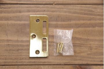明治大正期の帯戸をリペア&カスタム!引き手、内締り錠を取り付け。当店商品を参考にミントグリーンにペイント仕上げ。(引き戸、板戸、建具)