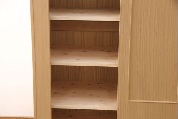 ワードローブをリペア&カスタム!ポールを取り外し、可動式の棚板を設置。(洋服タンス、桐箪笥、桐たんす)