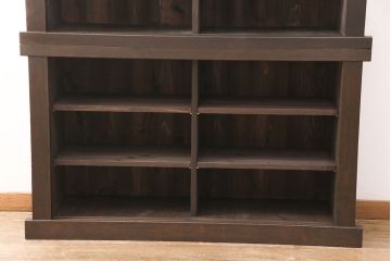明治大正期の水屋箪笥キャビネットをリペア&カスタム!可動式の棚板を設置し、クリアガラスへ入れ替え。濃い茶色で着色し仕上げ。(食器棚、収納棚、戸棚)
