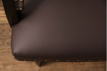 回転チェアをリペア&カスタム!生地の張り替えを行い、現状に近しい色味に着色し仕上げ。(回転椅子、ドクターチェア、椅子、合皮)