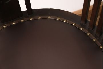 回転チェアをリペア&カスタム!生地の張り替えを行い、現状に近しい色味に着色し仕上げ。(回転椅子、ドクターチェア、椅子、合皮)