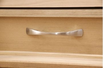 加茂総桐箪笥をリペア&カスタム!取っ手金具を交換。木地色仕上げ。(総桐たんす、総桐箪笥、整理箪笥、和タンス、衣装箪笥、着物箪笥)