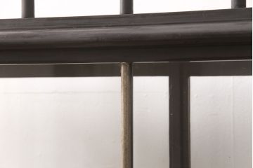 薄型ガラスケースの見た目を変えずに綺麗にリペア!着色なしで仕上げ。(ショーケース、陳列棚、飾り棚)