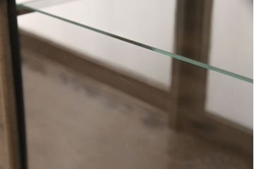 薄型ガラスケースの見た目を変えずに綺麗にリペア!着色なしで仕上げ。(ショーケース、陳列棚、飾り棚)