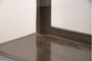 薄型ガラスケースの見た目を変えずに綺麗にリペア!着色なしで仕上げ。(ショーケース、陳列棚、飾り棚)