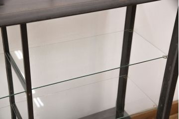薄型ガラスケースの見た目を変えずに綺麗にリペア!着色なしで仕上げ。(ショーケース、陳列棚、飾り棚)