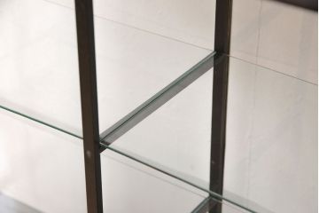 薄型ガラスケースの見た目を変えずに綺麗にリペア!着色なしで仕上げ。(ショーケース、陳列棚、飾り棚)