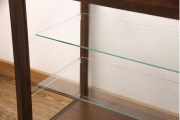 ガラスケースの見た目を変えずに綺麗にリペア!底板は新材に張り直し。(ショーケース、陳列棚、飾り棚)